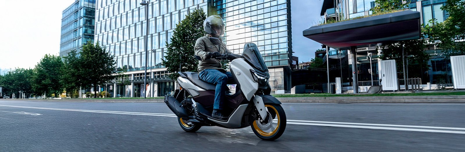 assets/images/motorcycles/headers/n-max-2026.jpg